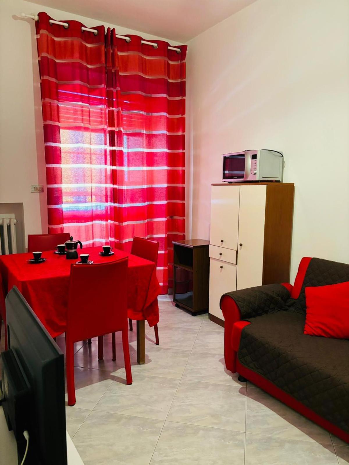 Matthias Central Rooms And Accomodation Bari Buitenkant foto