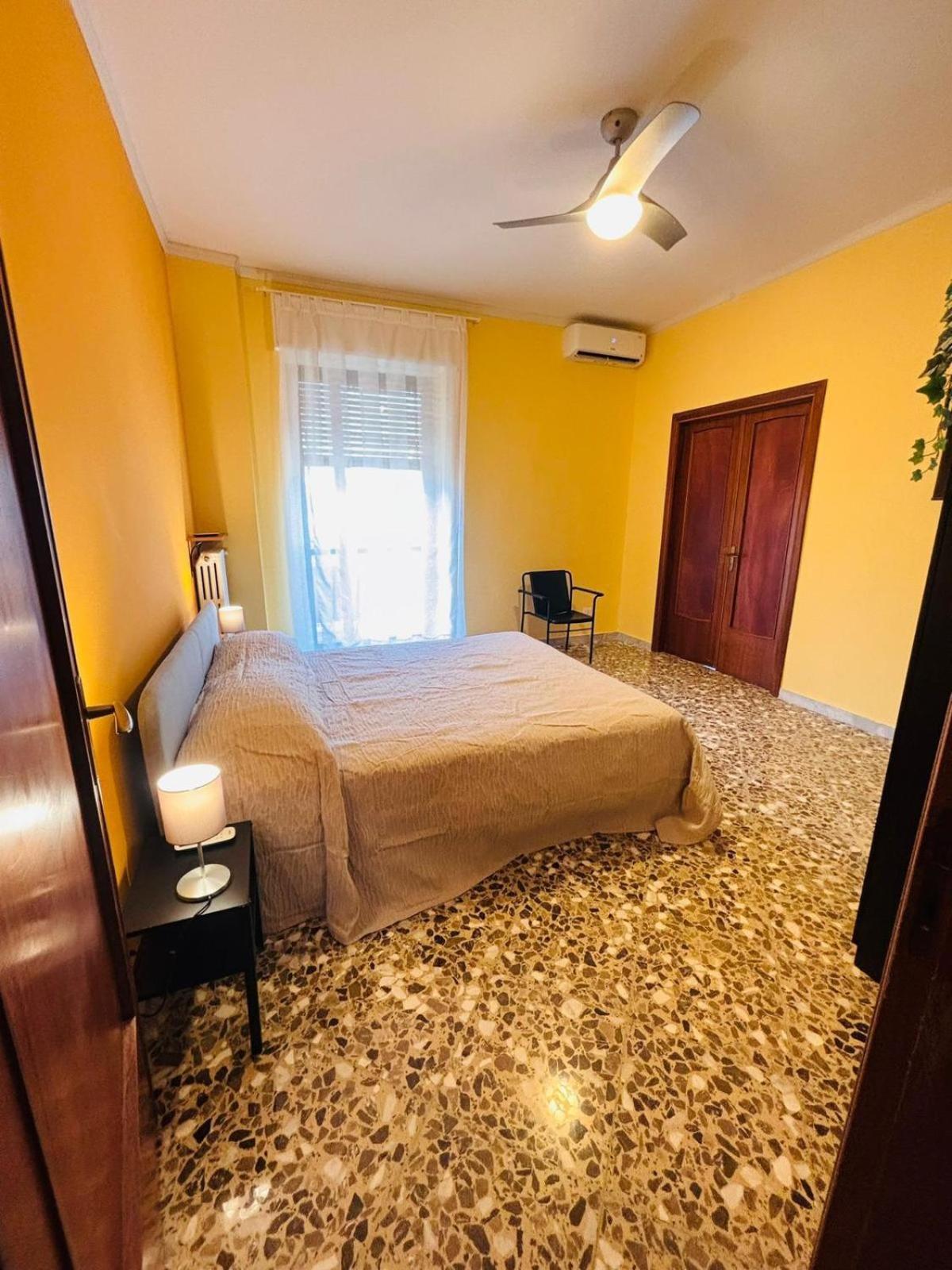 Matthias Central Rooms And Accomodation Bari Buitenkant foto